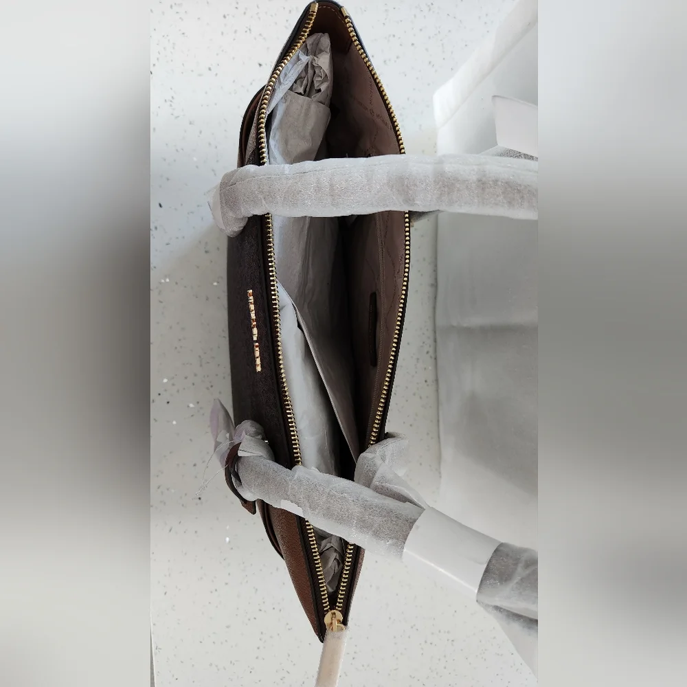 ⚡️🚨 NWT Michael Kors Charlotte Large Leather Tote Bag - Lowest Price🚨 - Picture 8 of 14